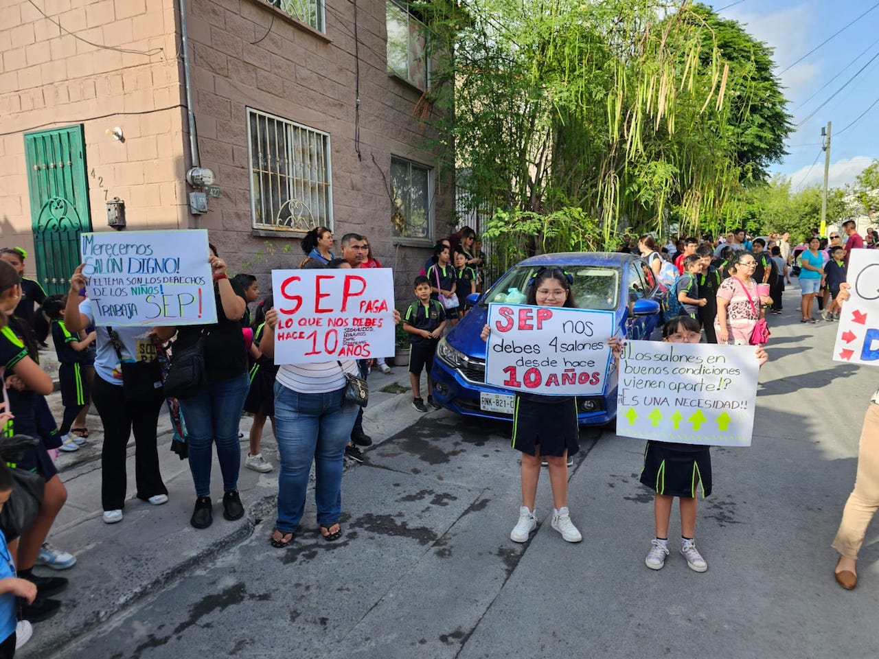 denuncia-aulas-escuela-juarez1.jpeg