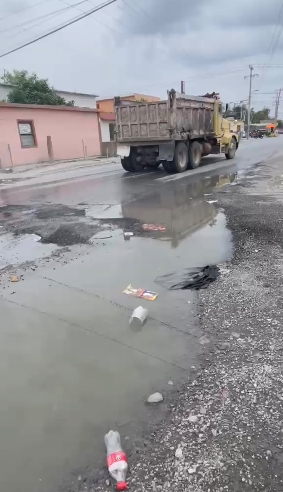 denuncian-fuga-agua-potable-colonia-voluntad-trabajo.jpg