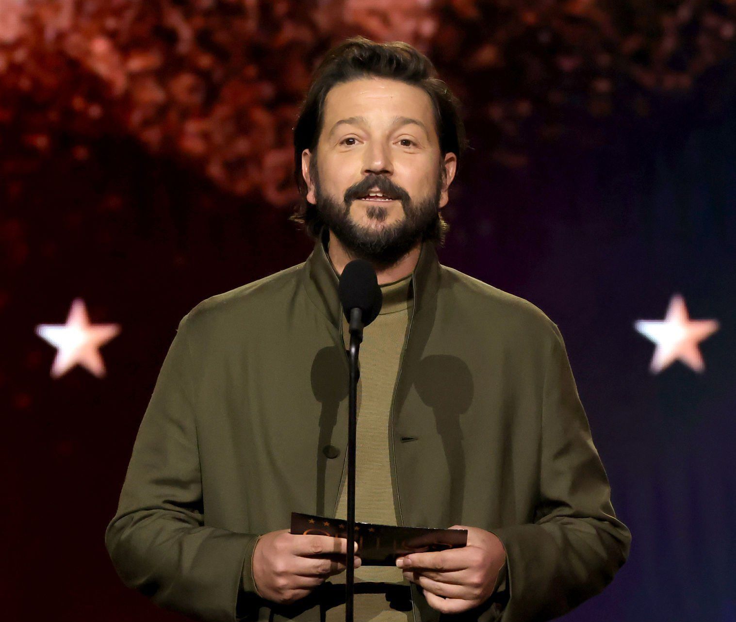 diego luna critics choice awards 2026 mexicano nominado.jpg