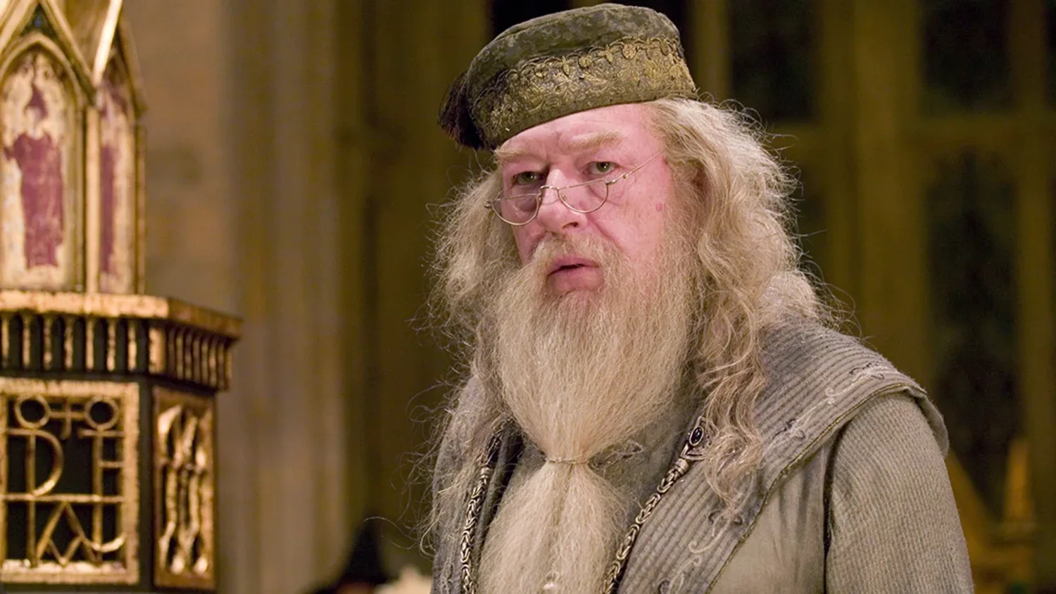 dumbledore-michael-gambon-151015-tease-c1ef25.webp