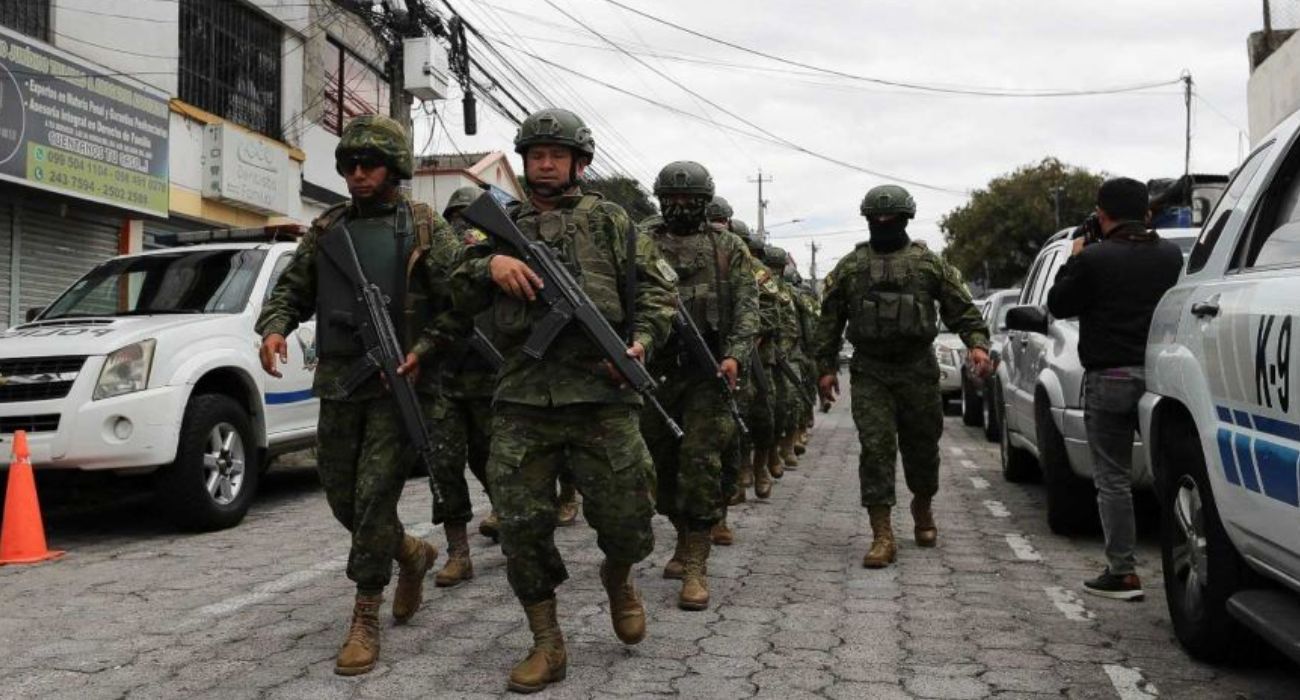 ecuador toque de queda