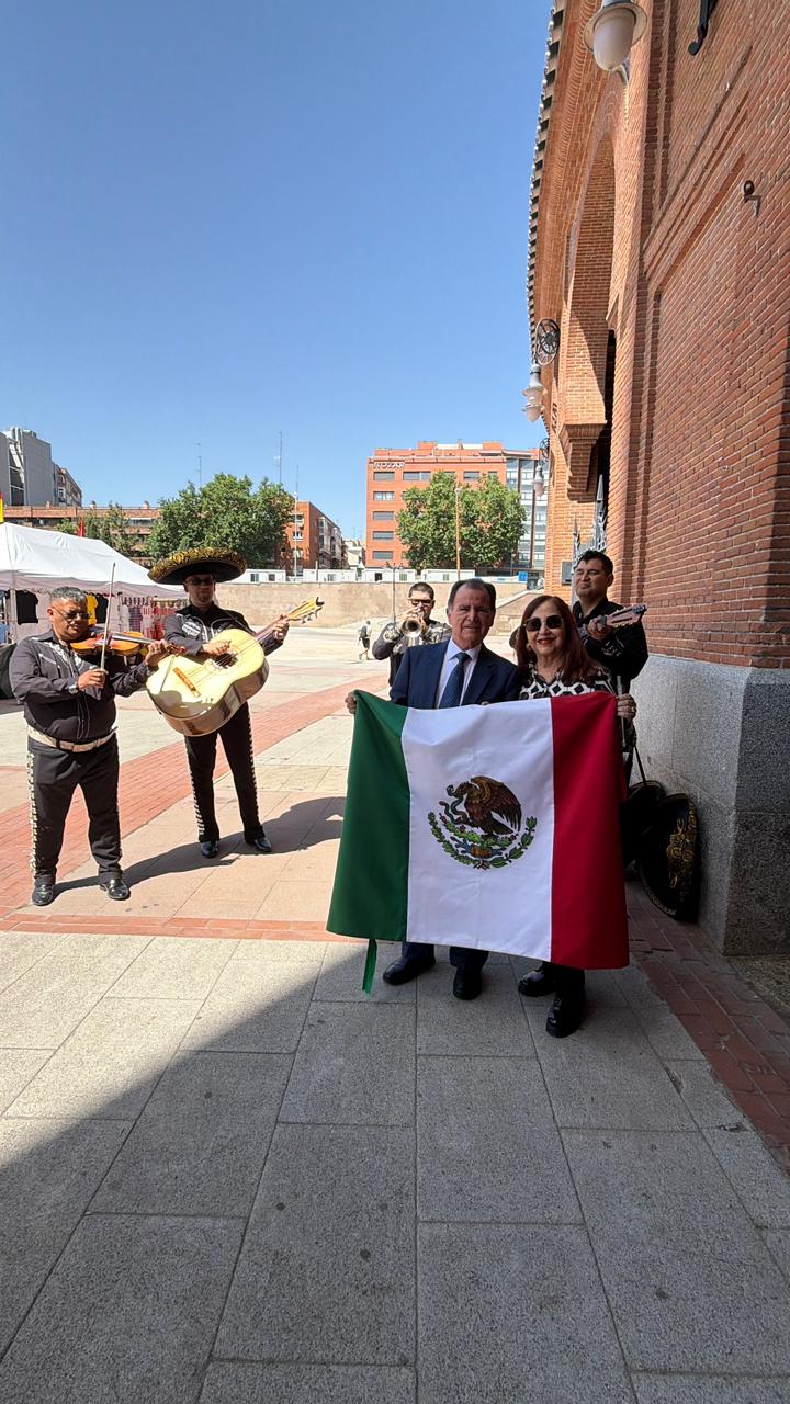 eloy-cavazos-homenajean-españa.jpg
