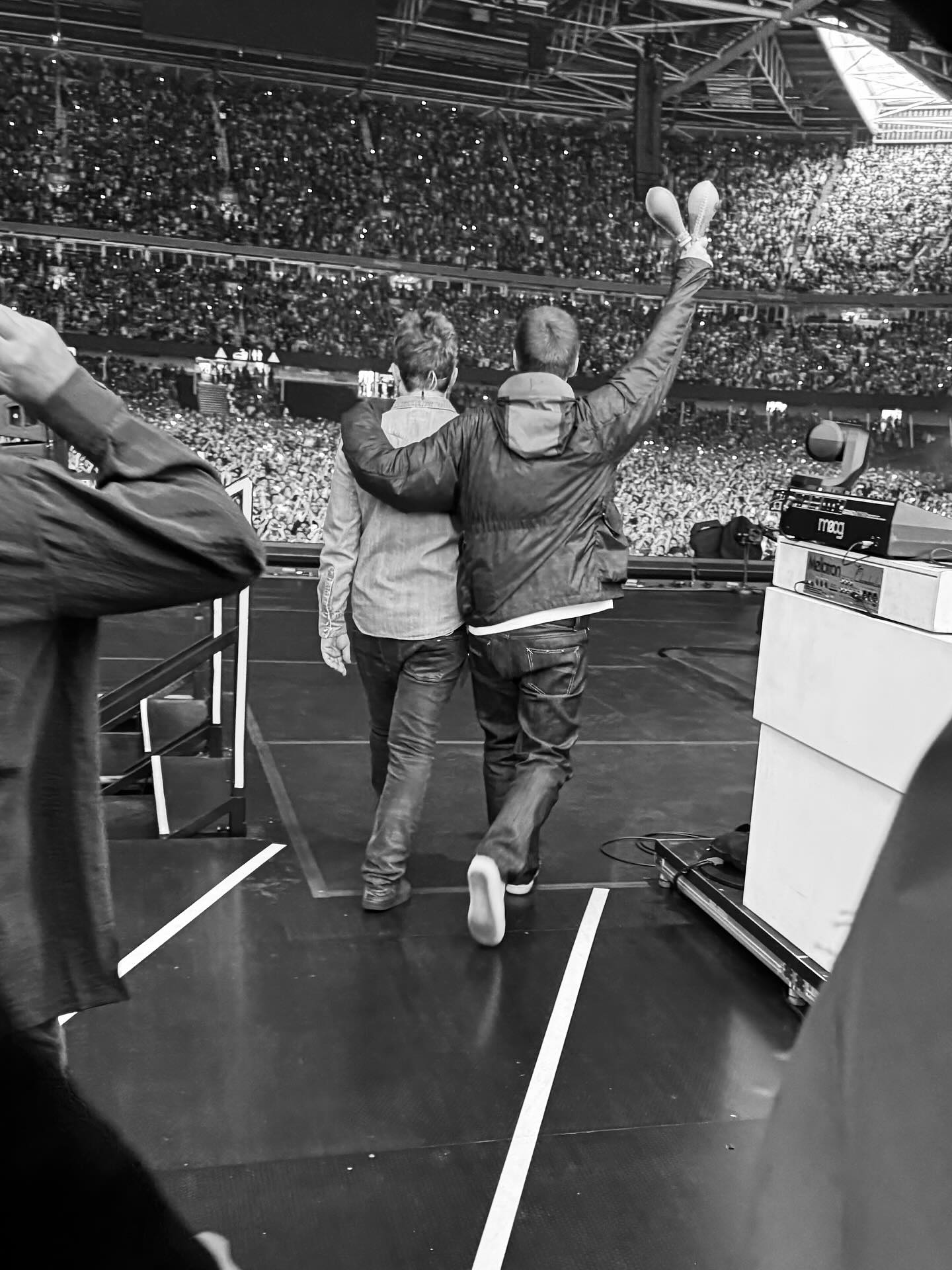 escena-oasis-concierto.jpg