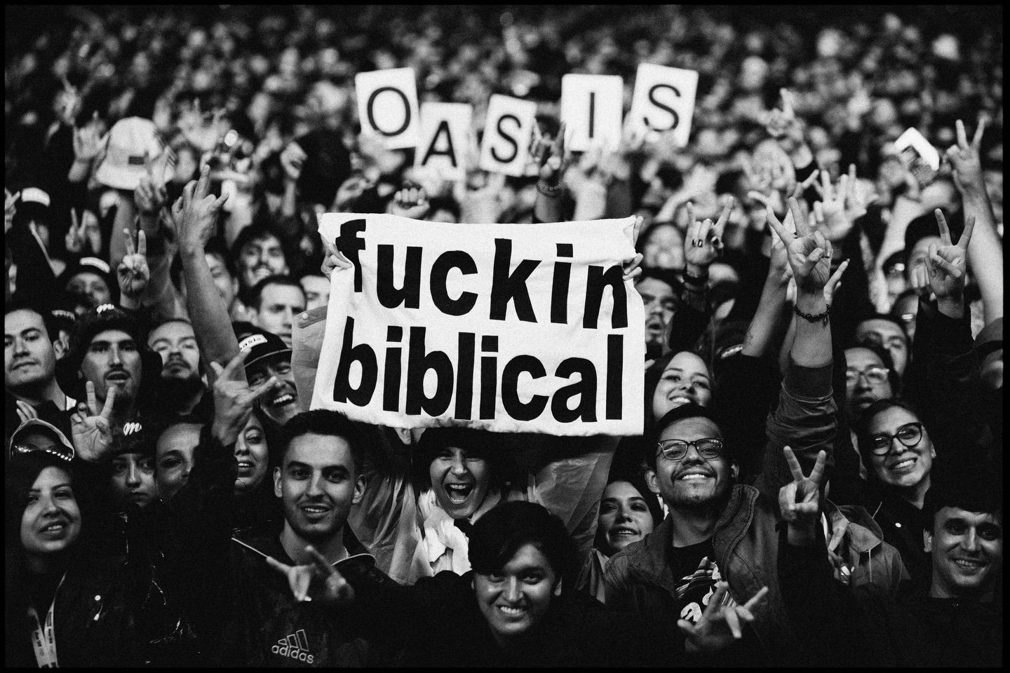 escena-oasis-concierto.jpg