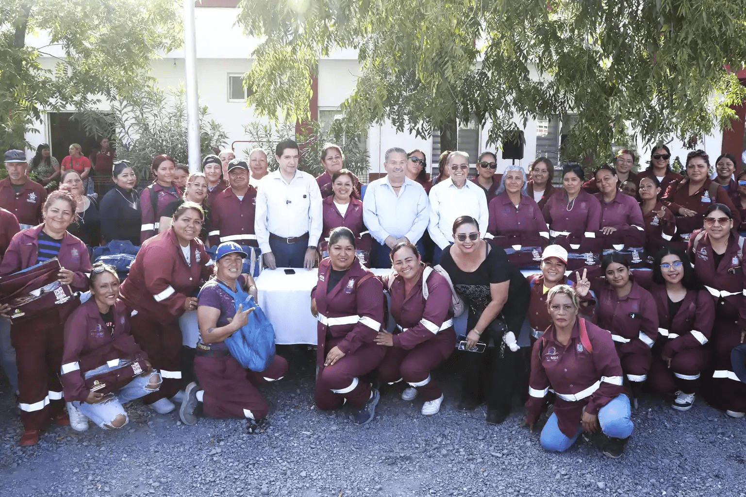 escobedo-uniformes2.png