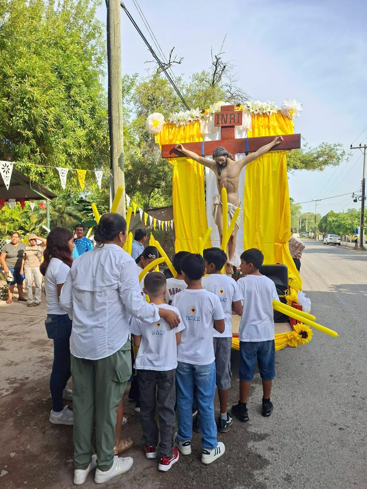 fe-se-desborda-santa-engracia.jpg