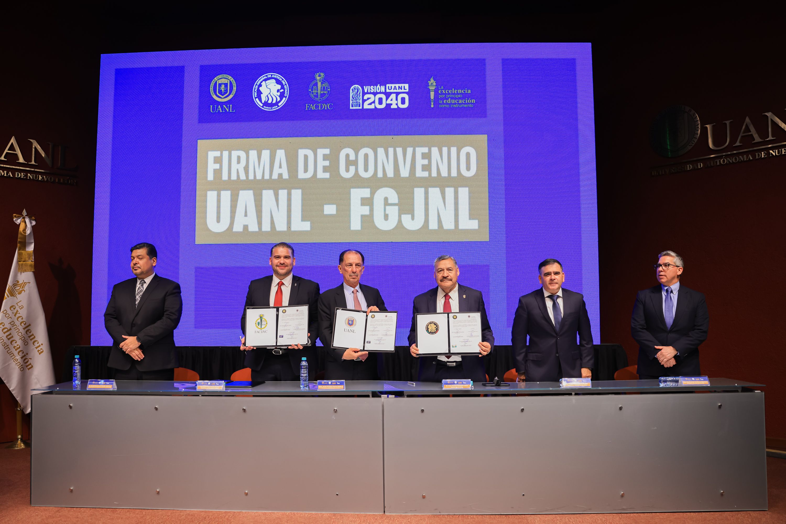 firma-de-convenio-general-de-colaboracion-fiscalia-uanl-15.jpg