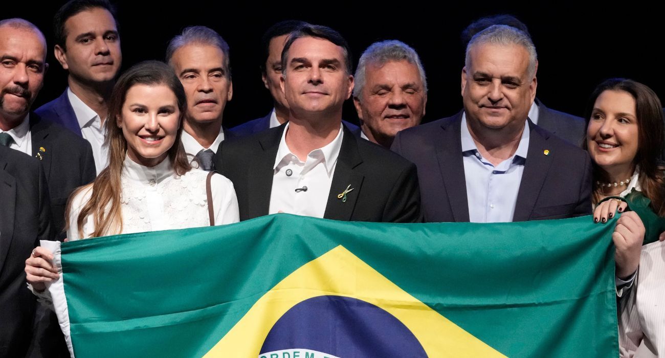 flavio-bolsonaro-revela-companero-formula.jpg