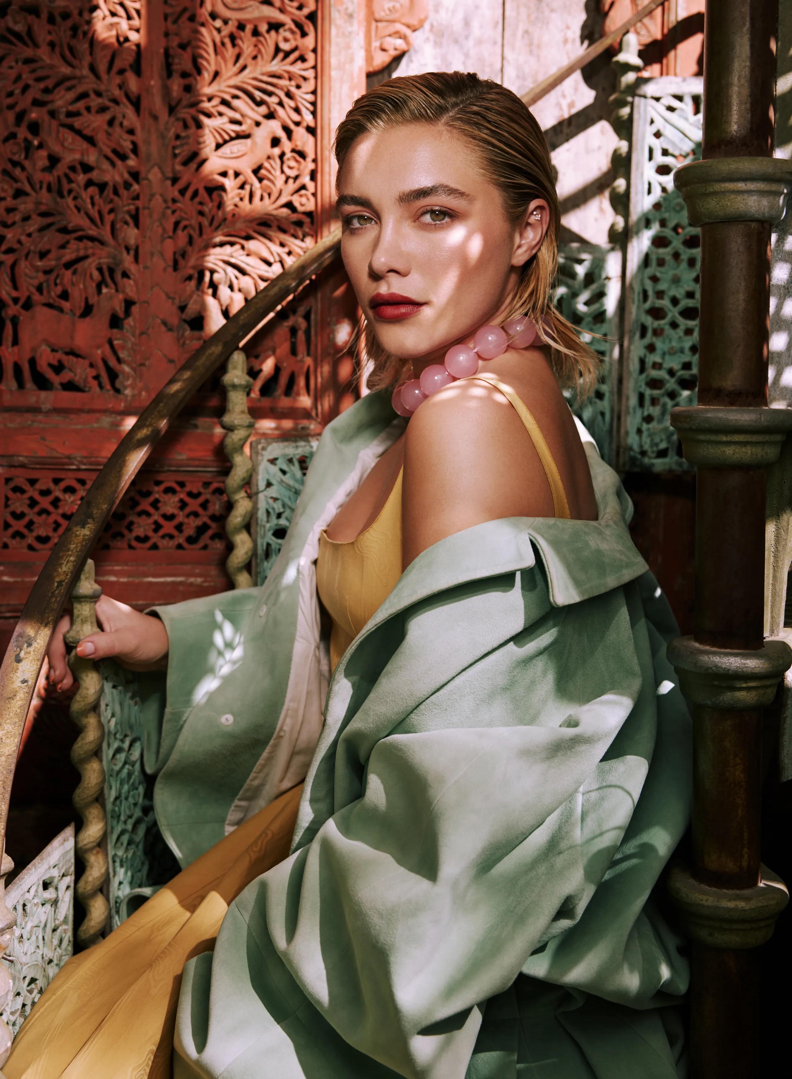 florence-pugh-for-who-what-wear-may-2025-photographed-by-v0-g99uyltnq5ye1.jpg