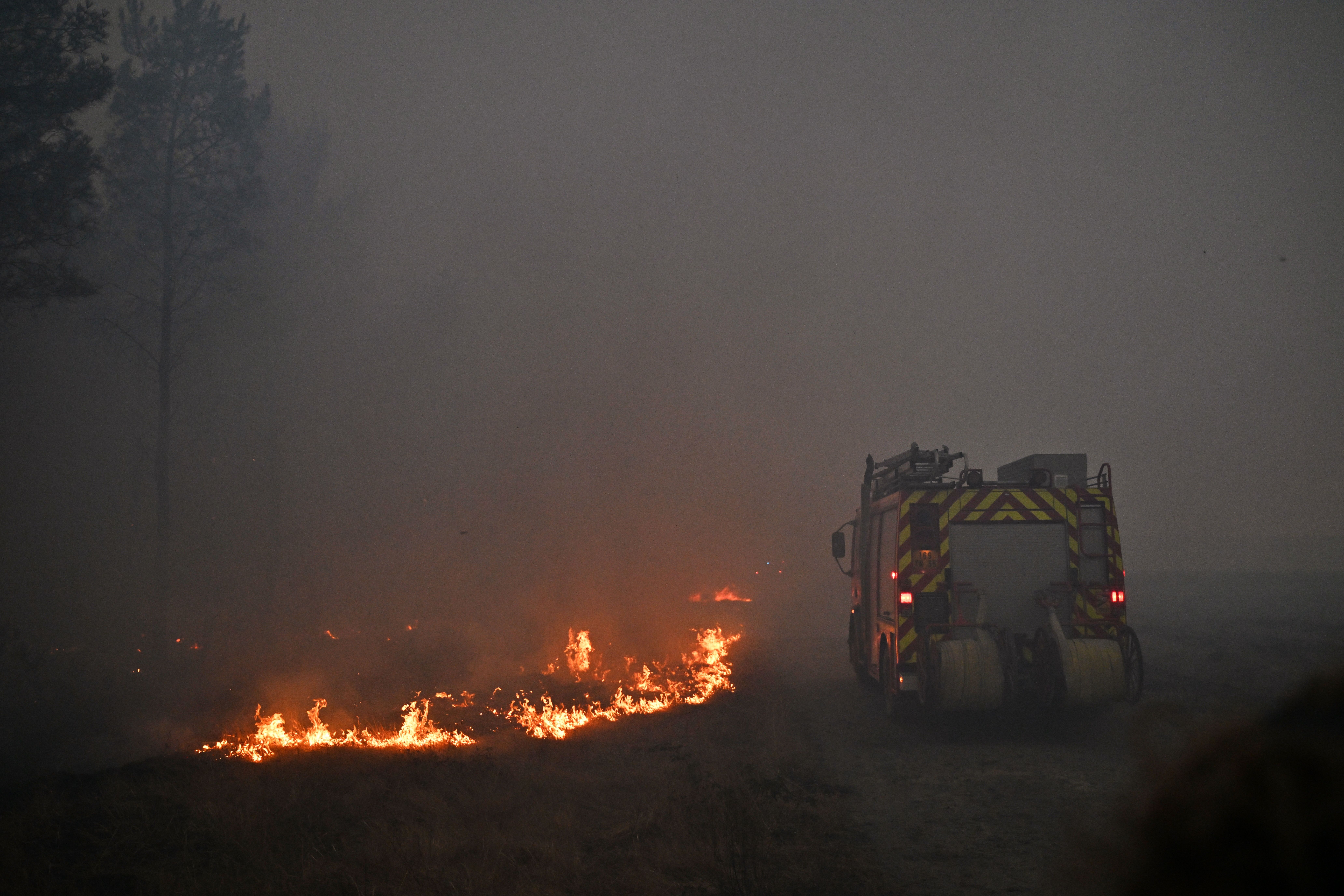 francia-españa-evacuan-33000-incendios-forestales.jpg