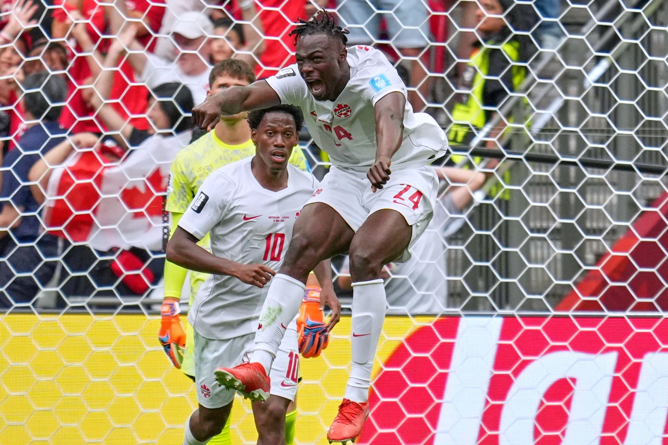 gol-canada.jpg