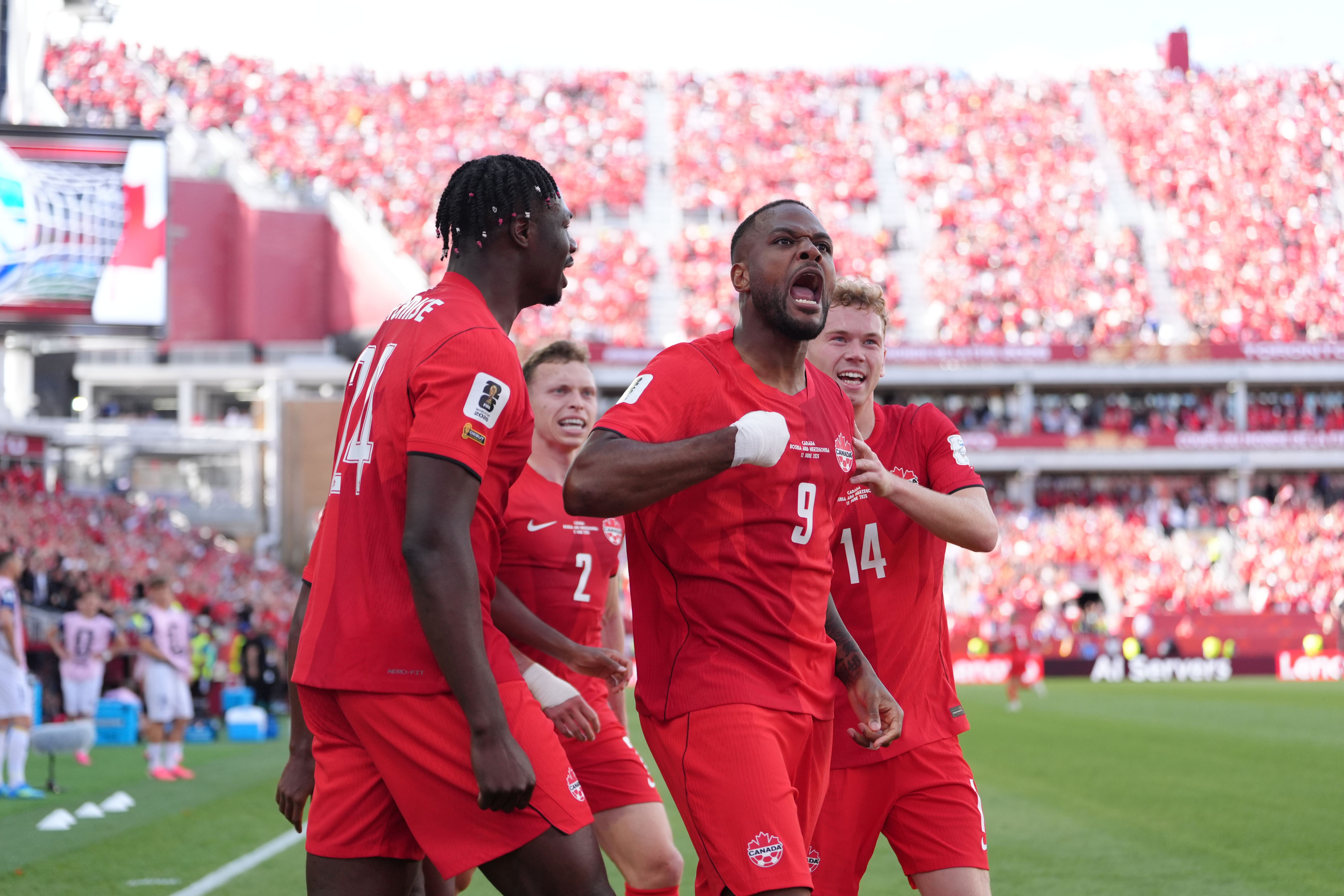 gol-canada.jpg