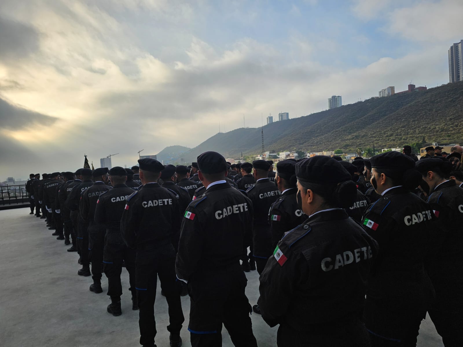 graduan-323-cadetes-fuerza-civil.jpg