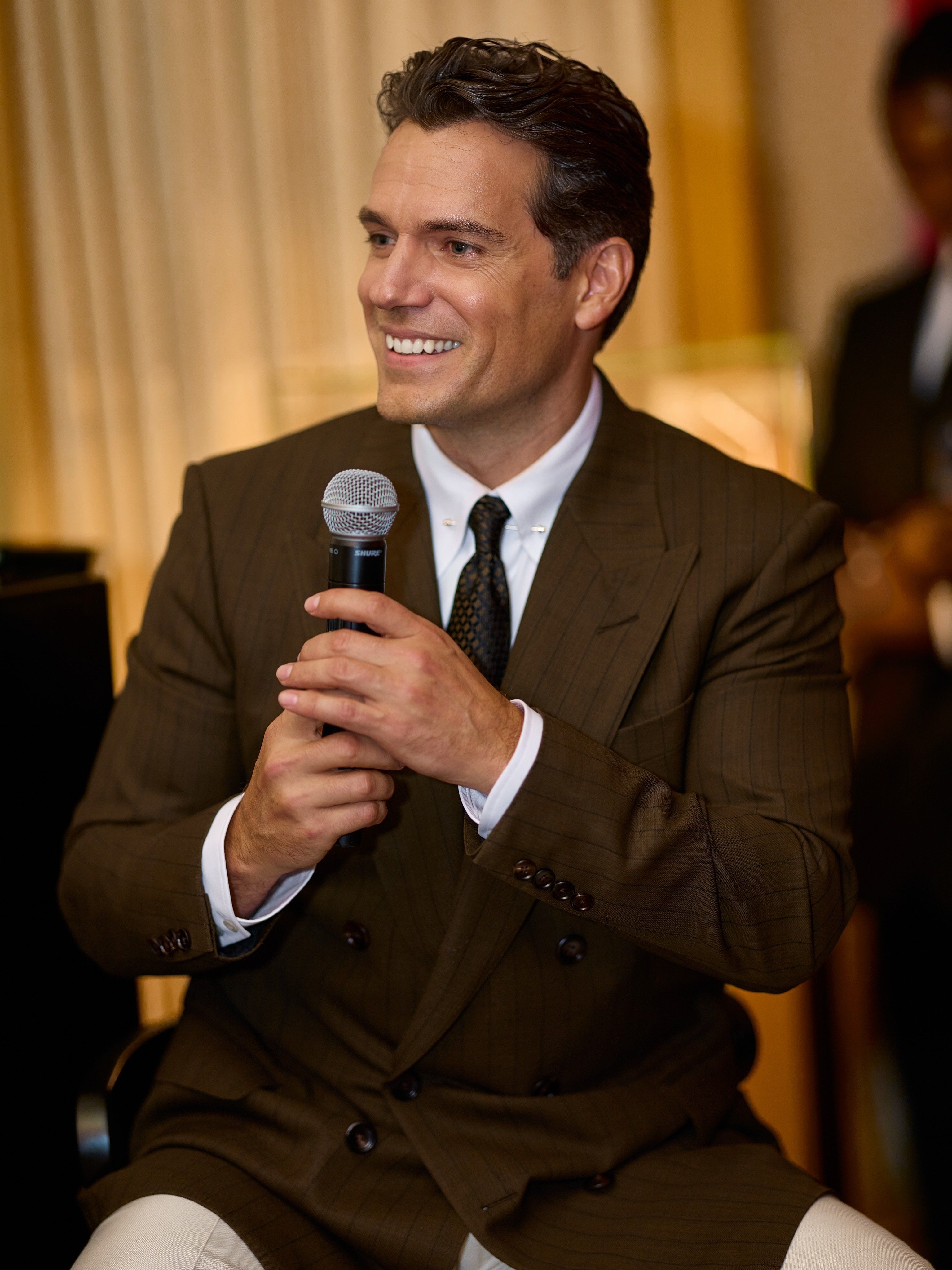 henry-cavill.jpg