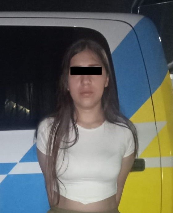incautan-auto-ligado-a-asaltos-y-capturan-a-tripulantes-con-droga-3.jpeg