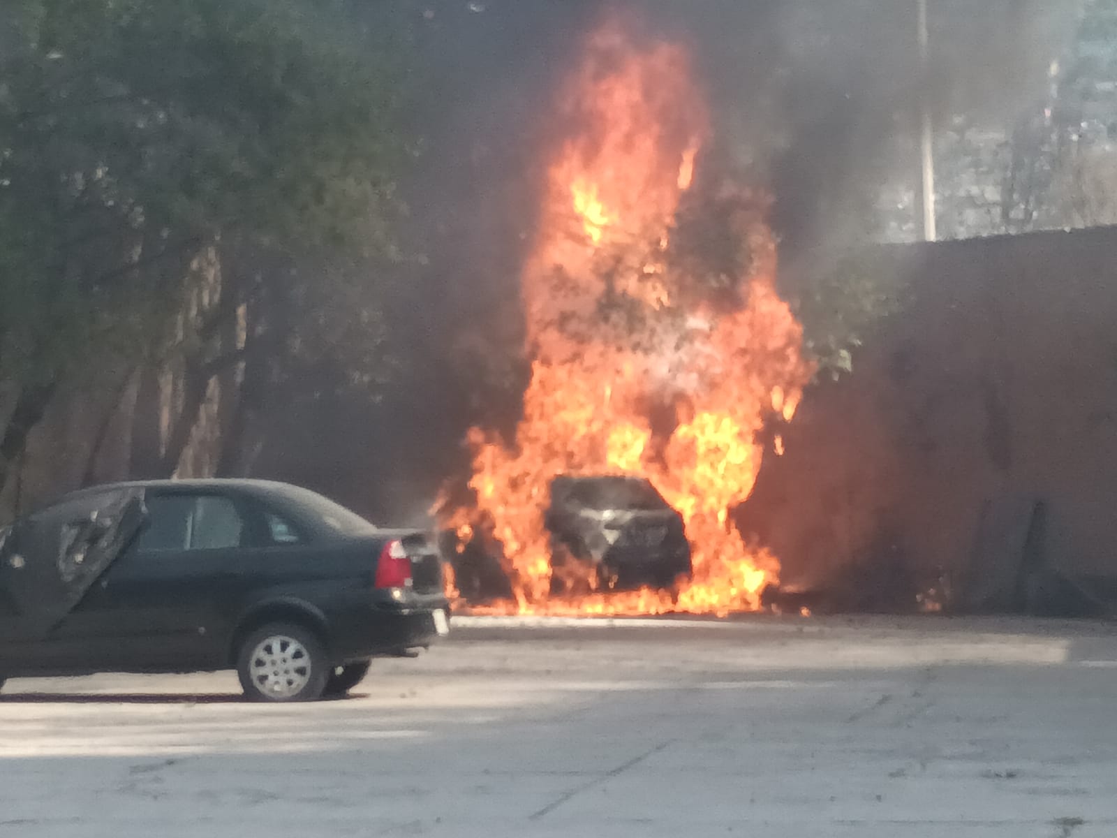 incendio-camioneta-parroquia-centro-monterrey-2.jpeg