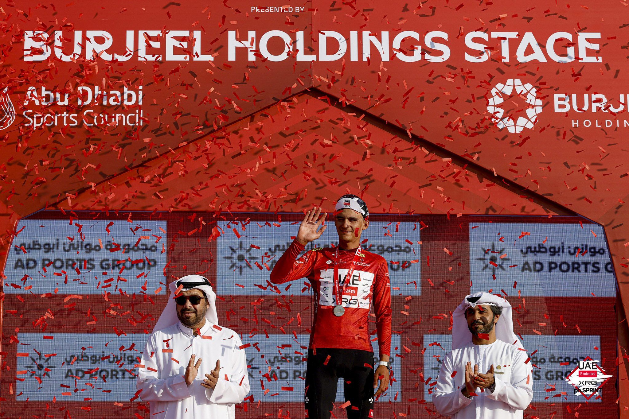 isaac del toro lidera sexta etapa uae.jpg