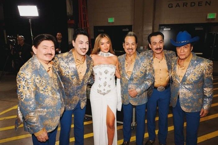 karol g tigres del norte.jpg