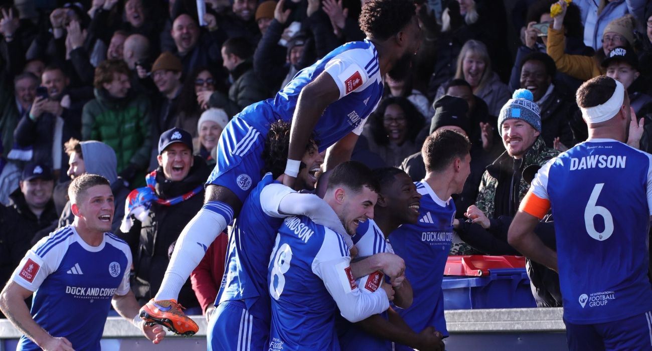 maccesfield elimina a crystal palace inglaterra fa cup.jpg