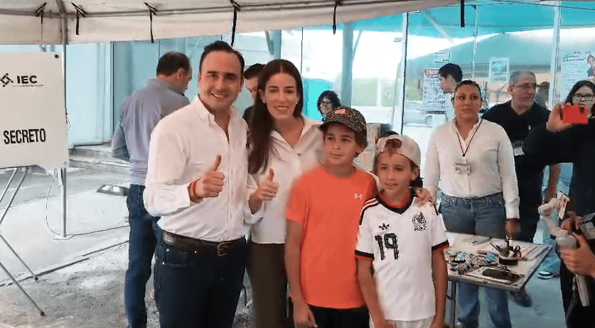 manolo-jimenez-emite-voto-elecciones-congreso.jpg