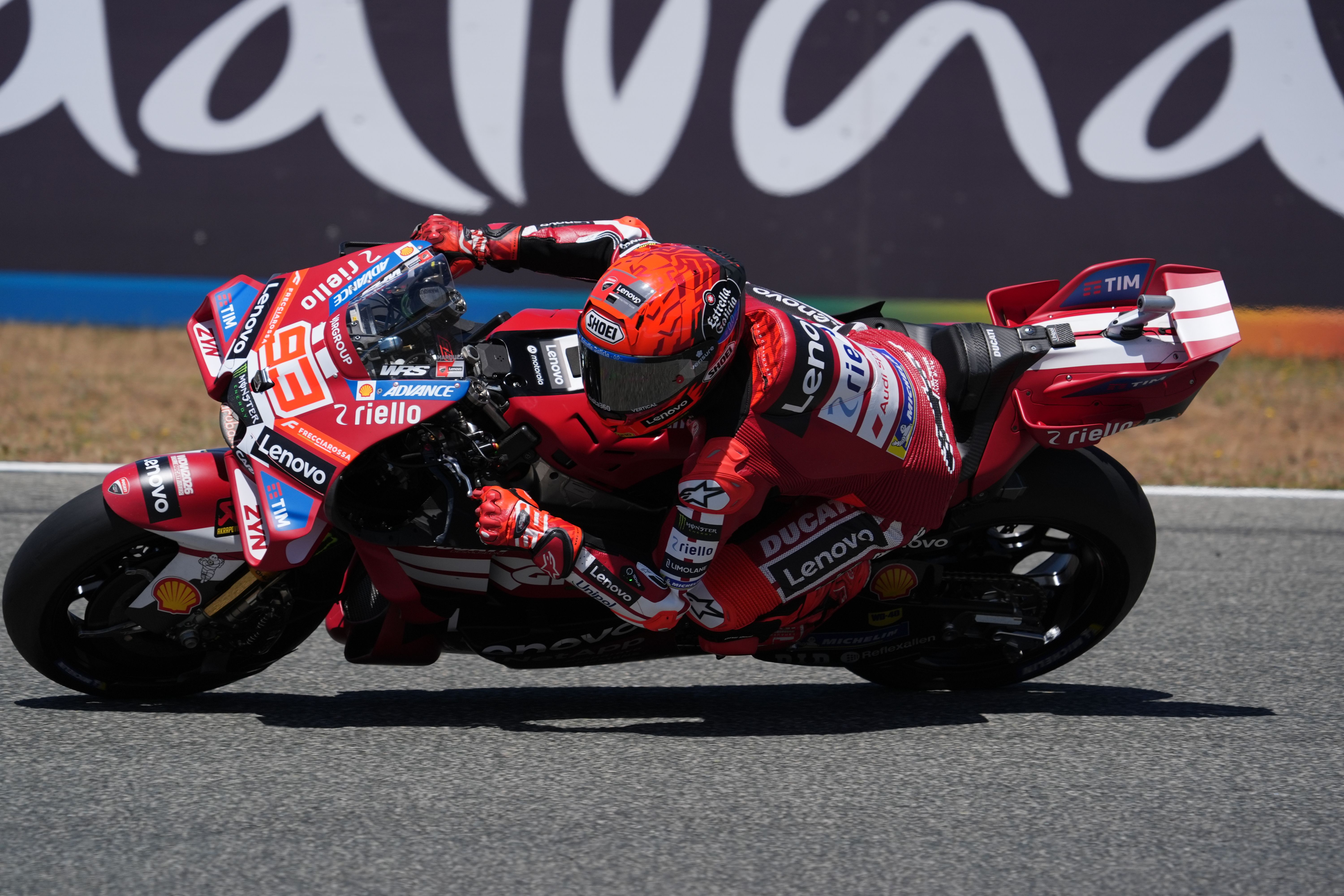 marco-bezzecchi-suma-cuarta-victoria-motogp-italia.jpg