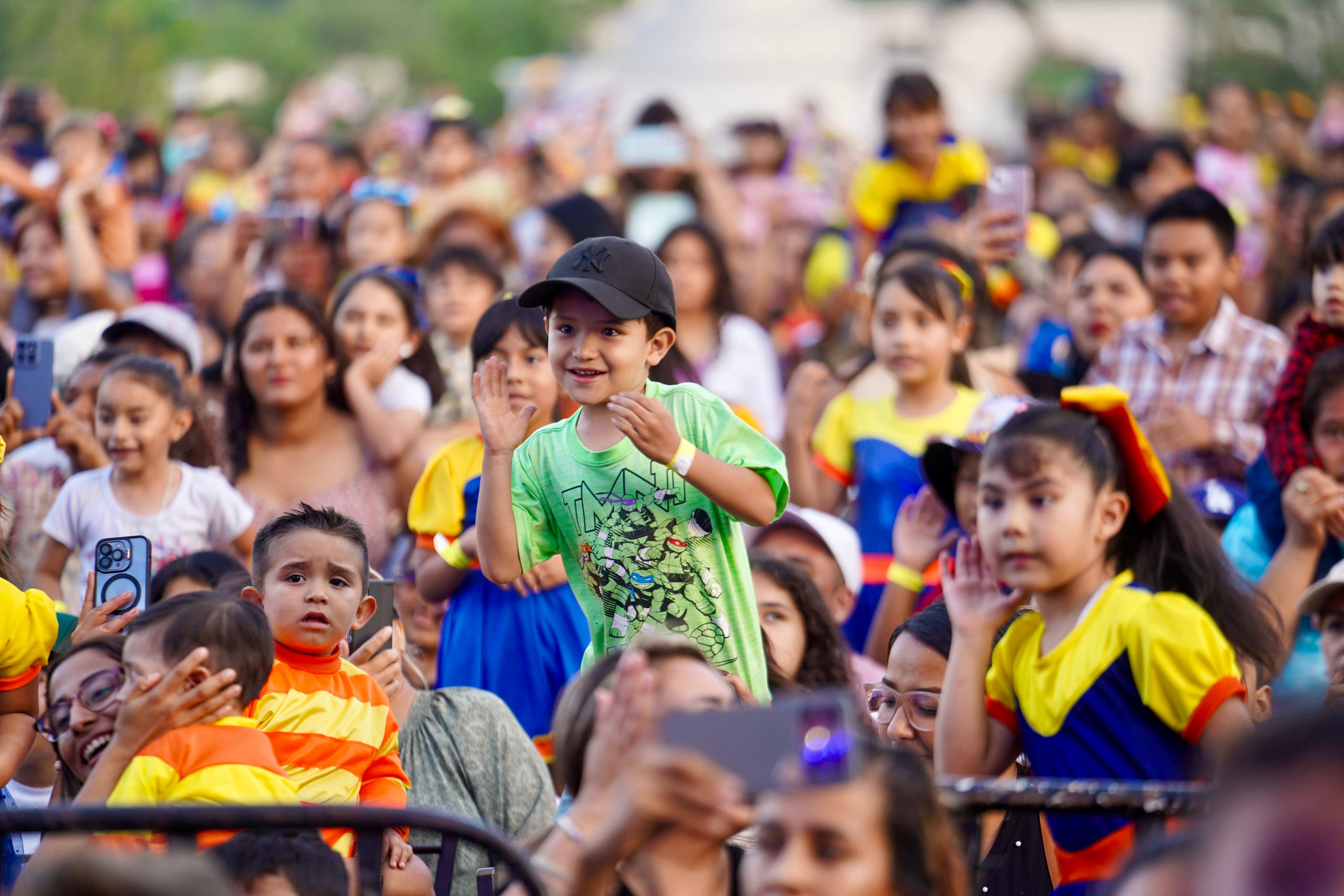 mas-20-mil-personas-abarrotan-alameda-con-bely-beto.jpg
