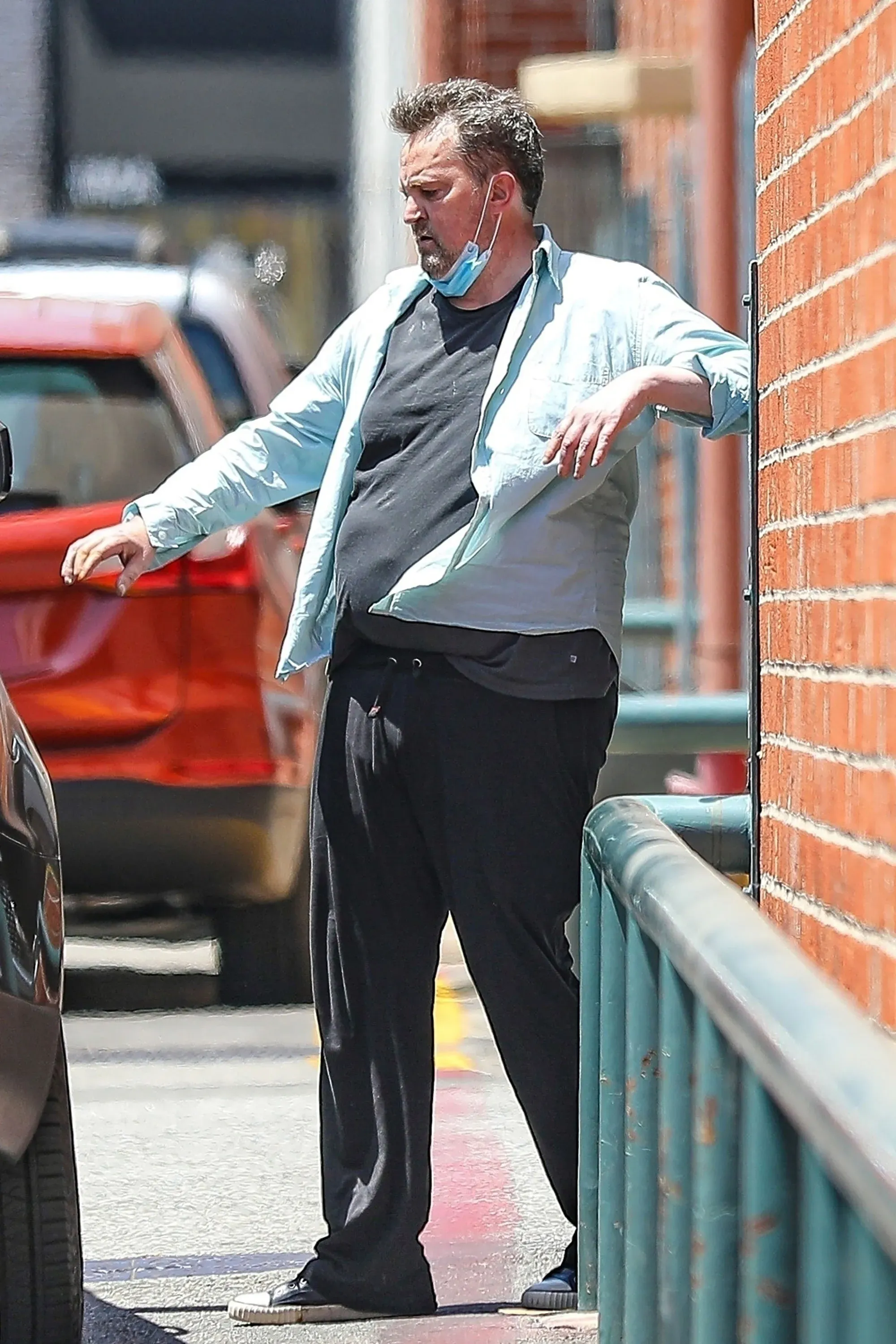 matthew-perry-drugs-colostomy-recovery-07.webp