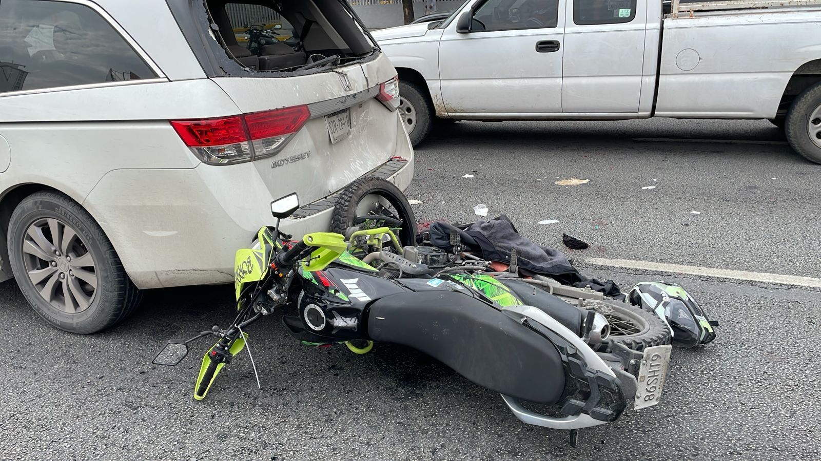 motociclista lesionado por choque en Gonzalitos Nuevo León.jpeg