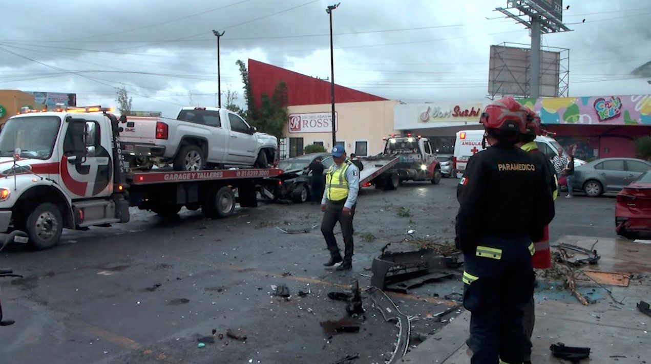 mujer-camioneta-mederos2.jpg