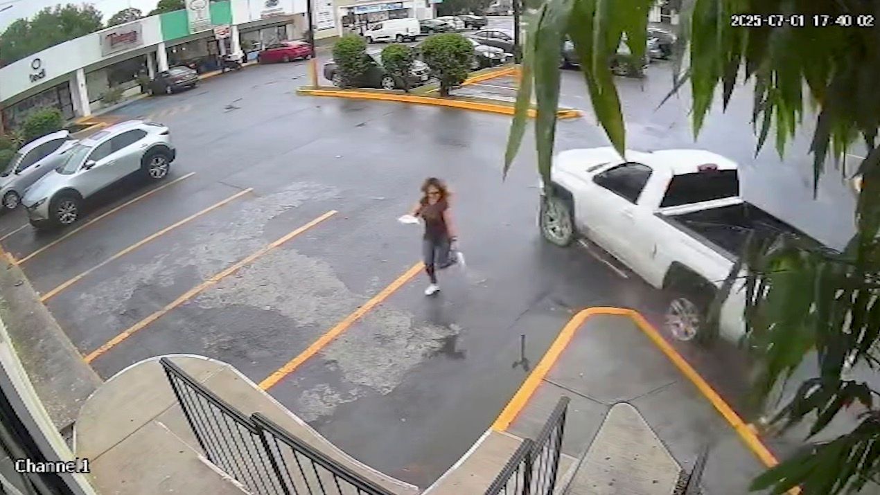 mujer-camioneta-mederos.jpg