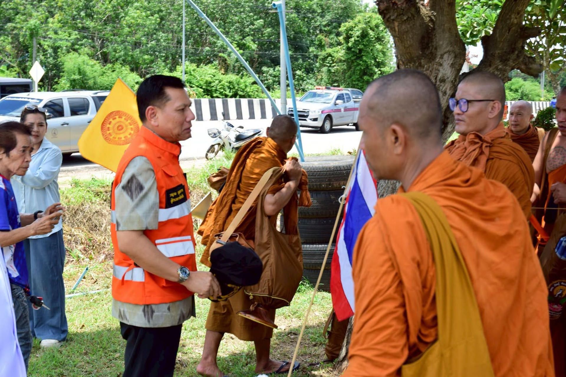 niño-atropella-varios-monjes-tailandia.jpg