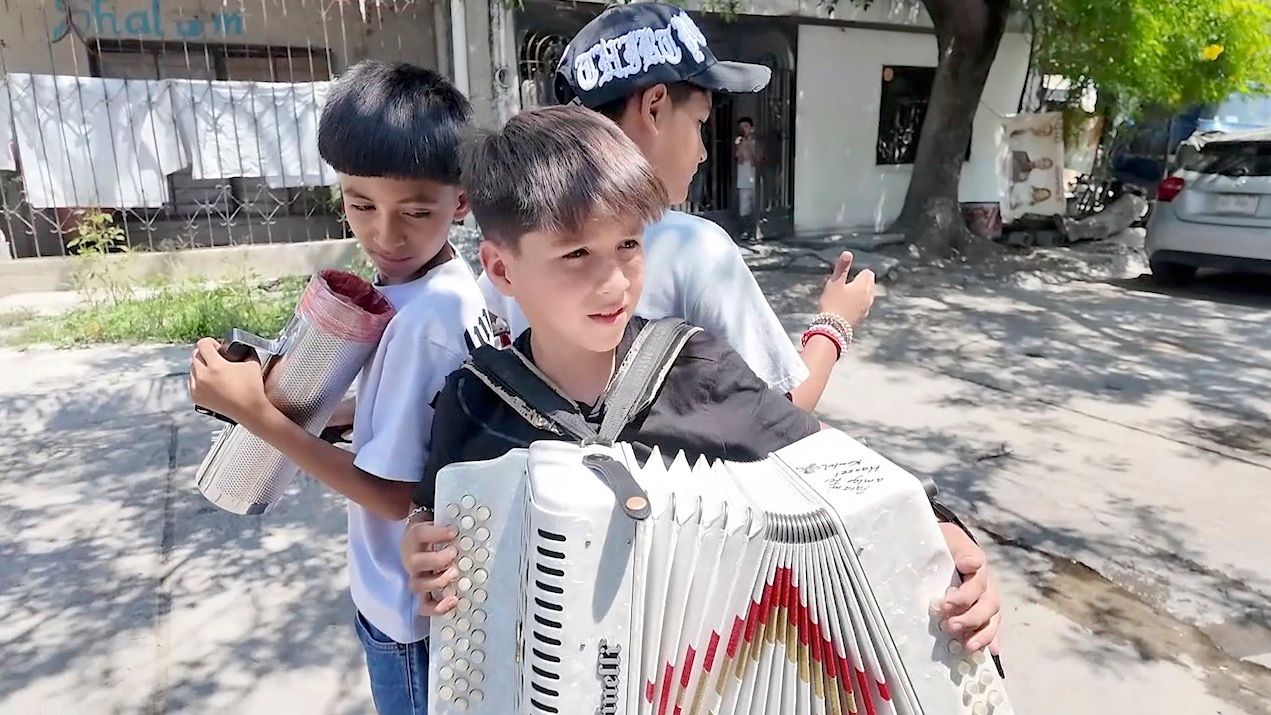 ninos-cumbia-musicos3.jpg