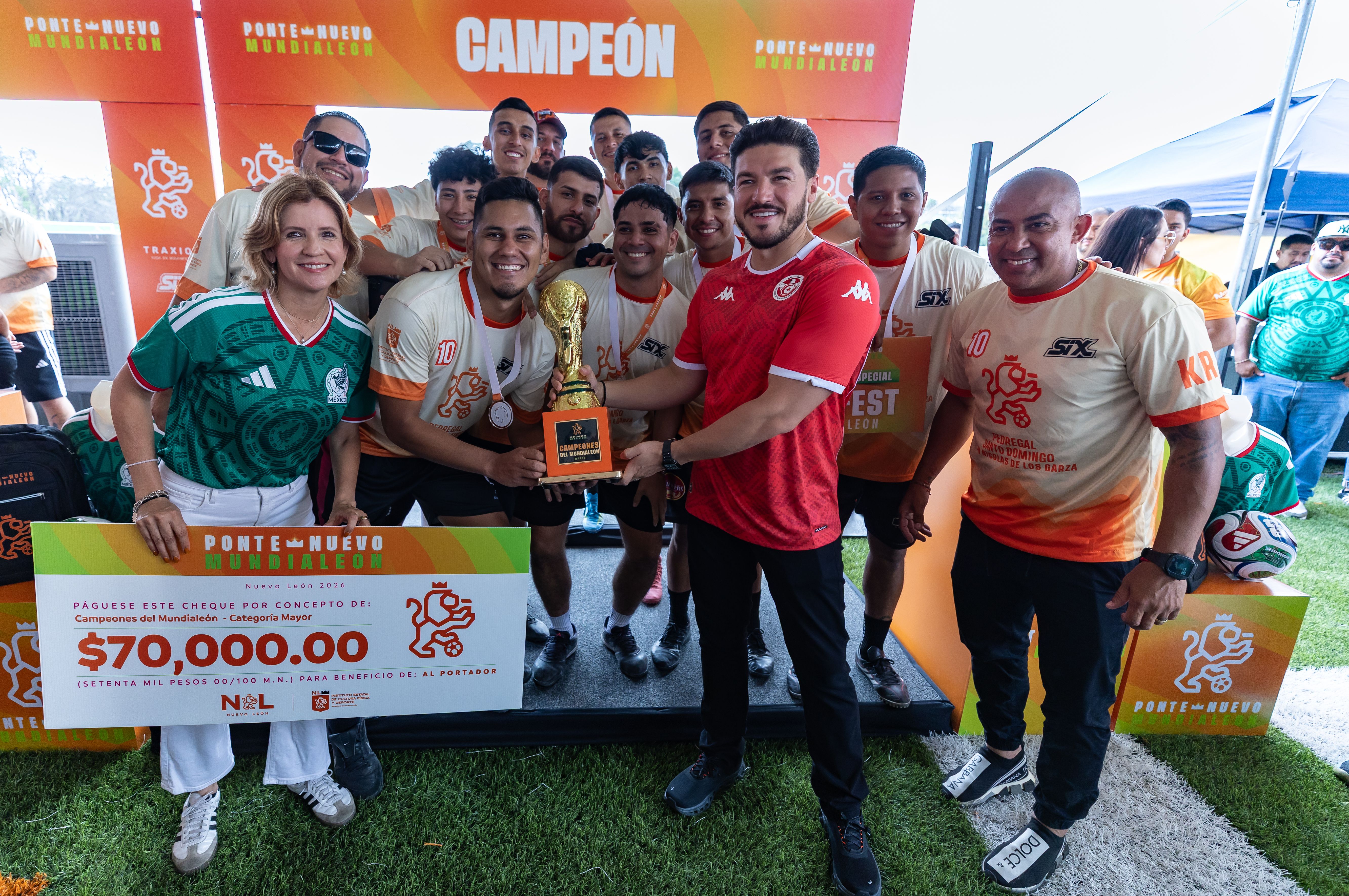 nuevo-leon-premia-ganadores-torneo-futbol.jpg