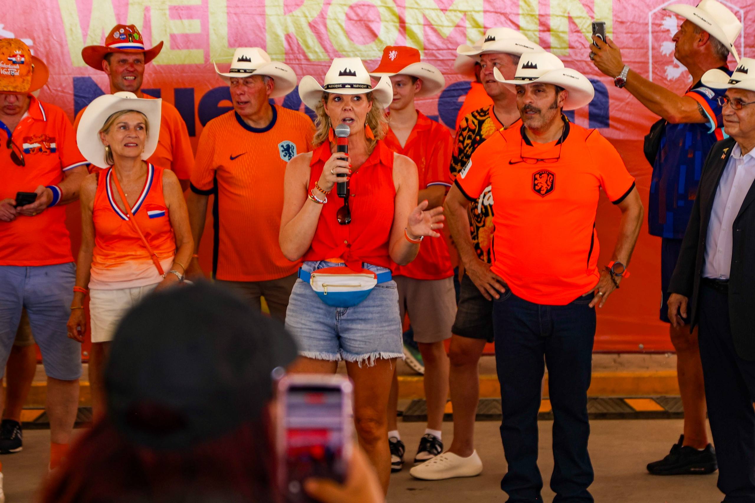 nuevo-leon-recibe-ola-naranja.jpg