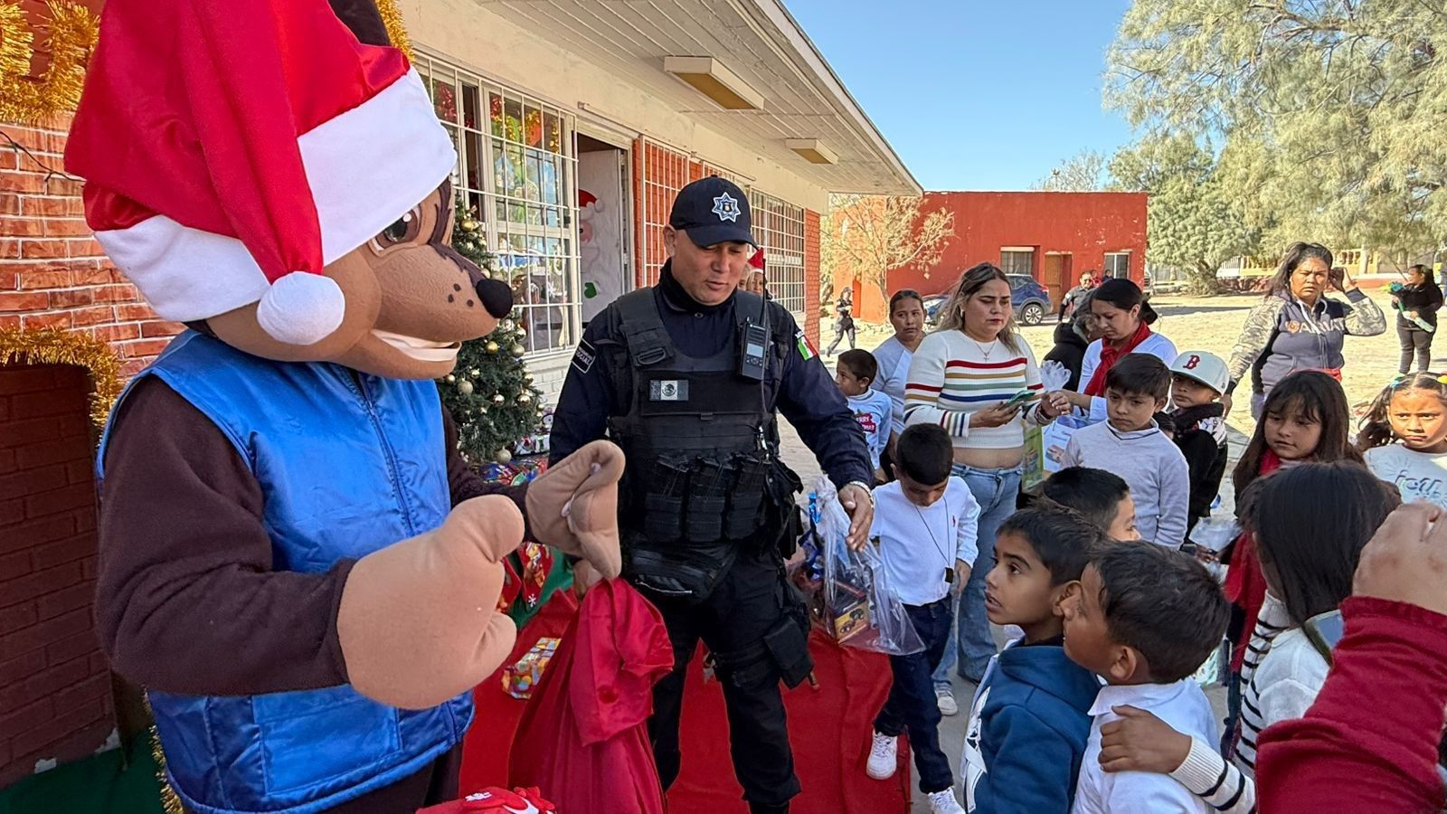 obsequios-niños-ejido-hipolito .jpg