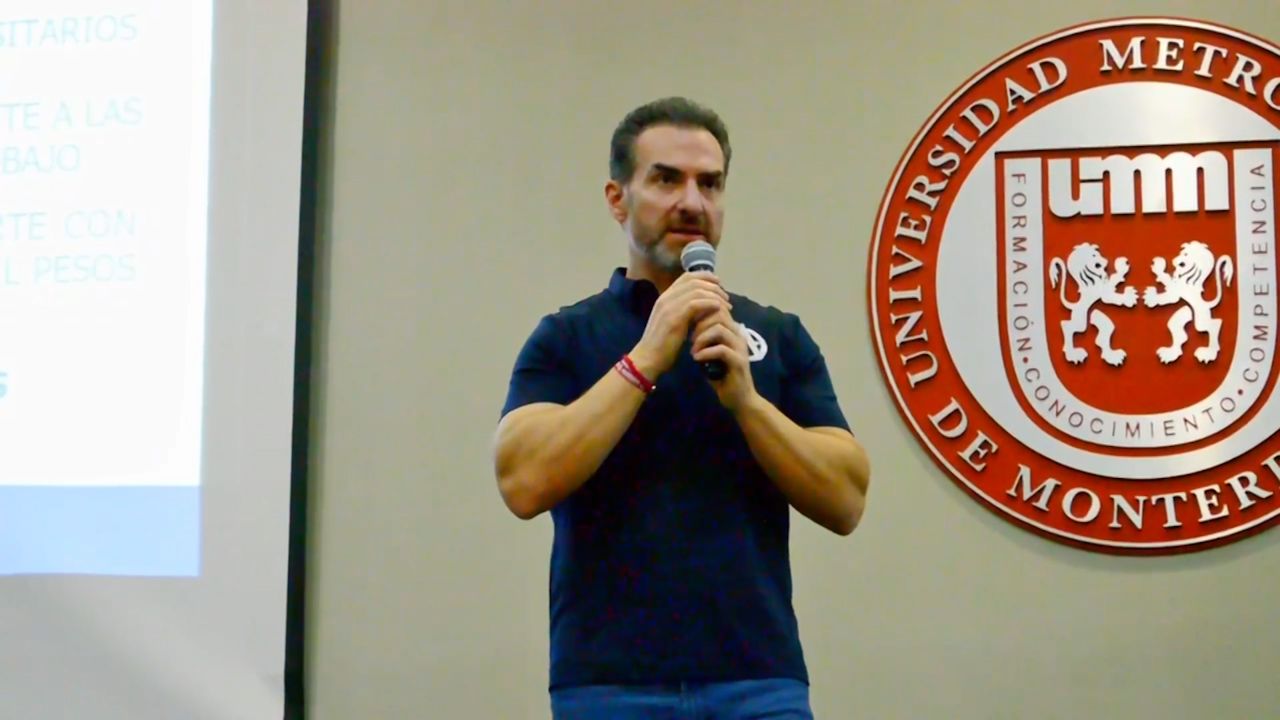 presenta-adrian-de-la-garza-propuestas-para-jovenes-en-la-umm-3.jpg