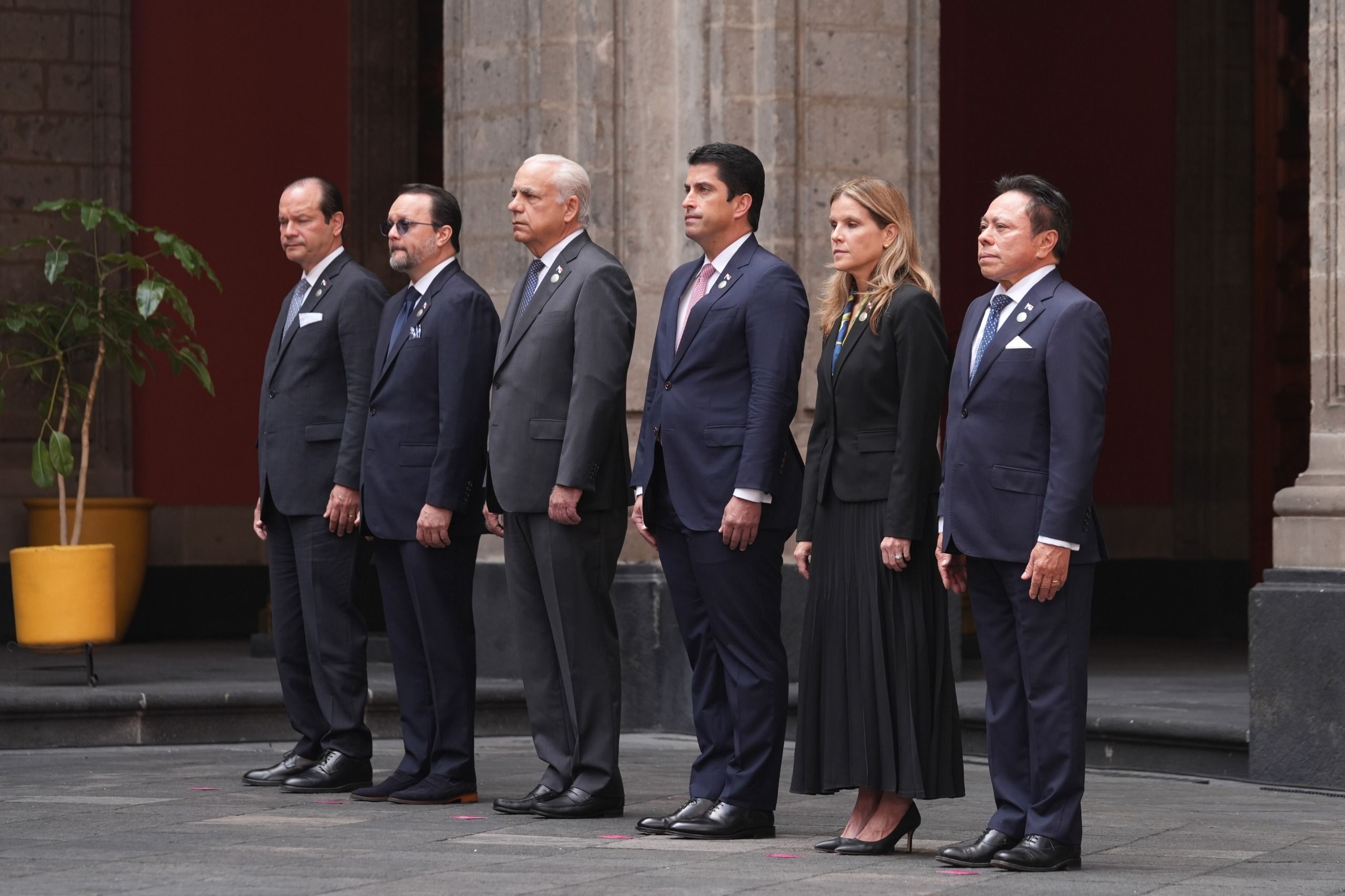 presidenta-recibe-raul-mulino.jpg