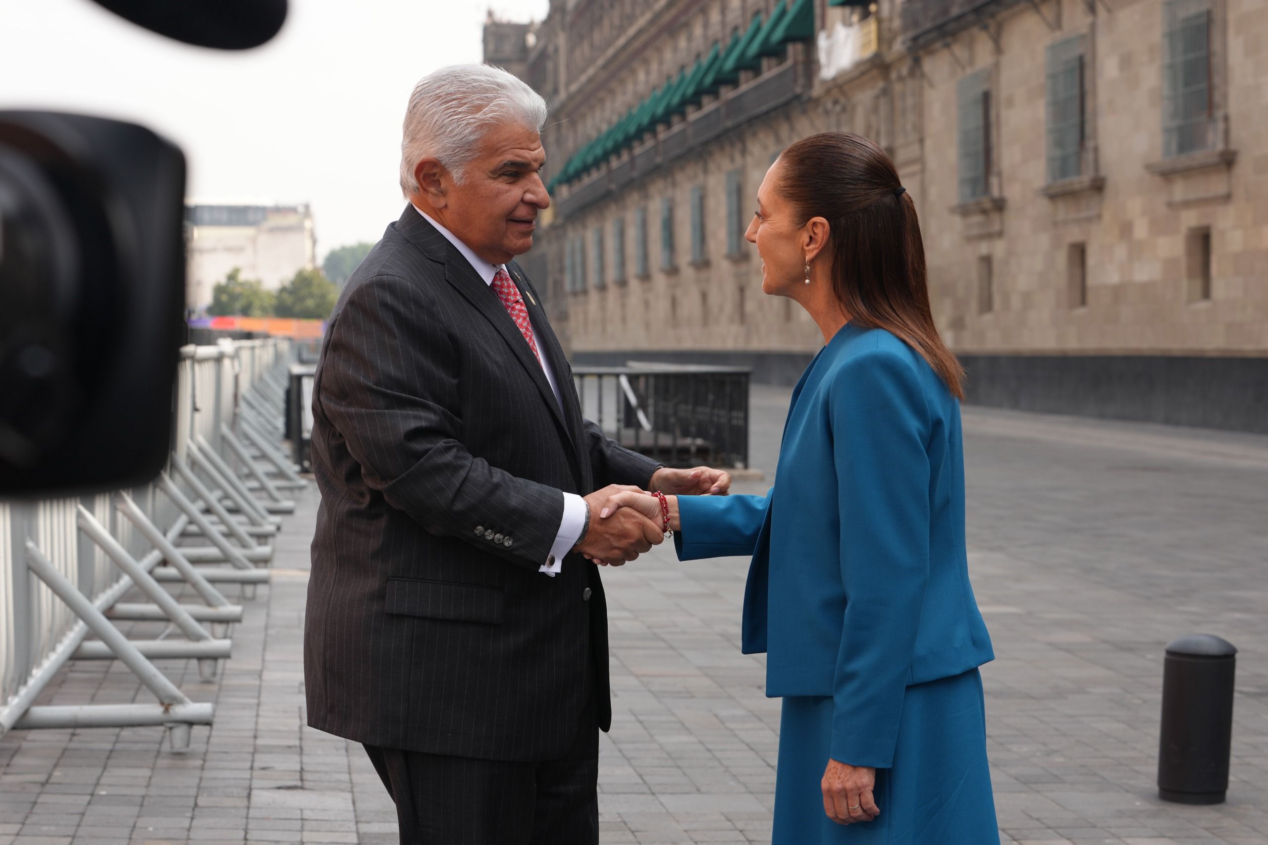 presidenta-recibe-raul-mulino.jpg
