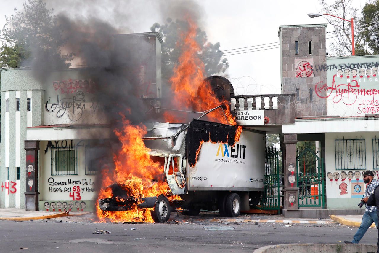 protesta-ayotzinapa-mexico.jpg