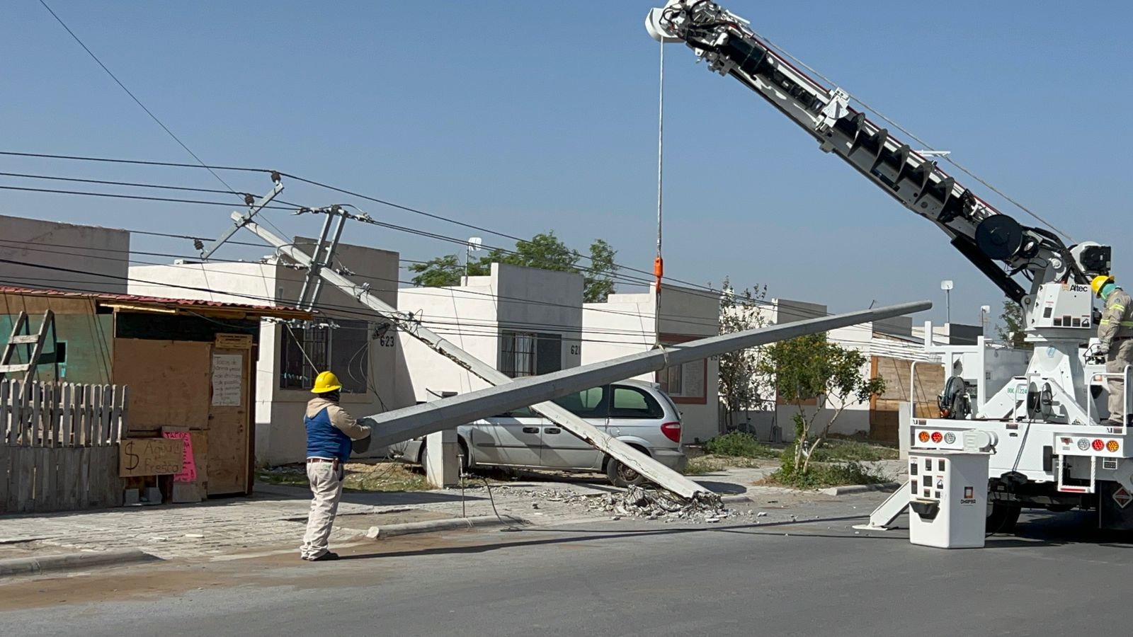 rafagas-viento-postes-caidos-en-reynosa.jpg