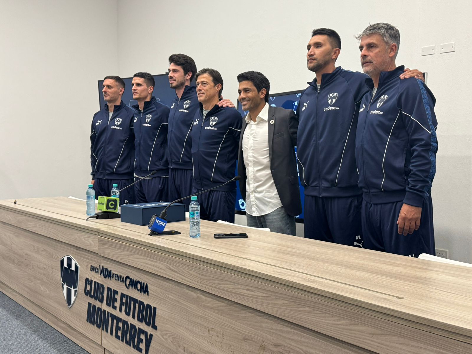 rayados-almeyda-presentacion2.jpeg