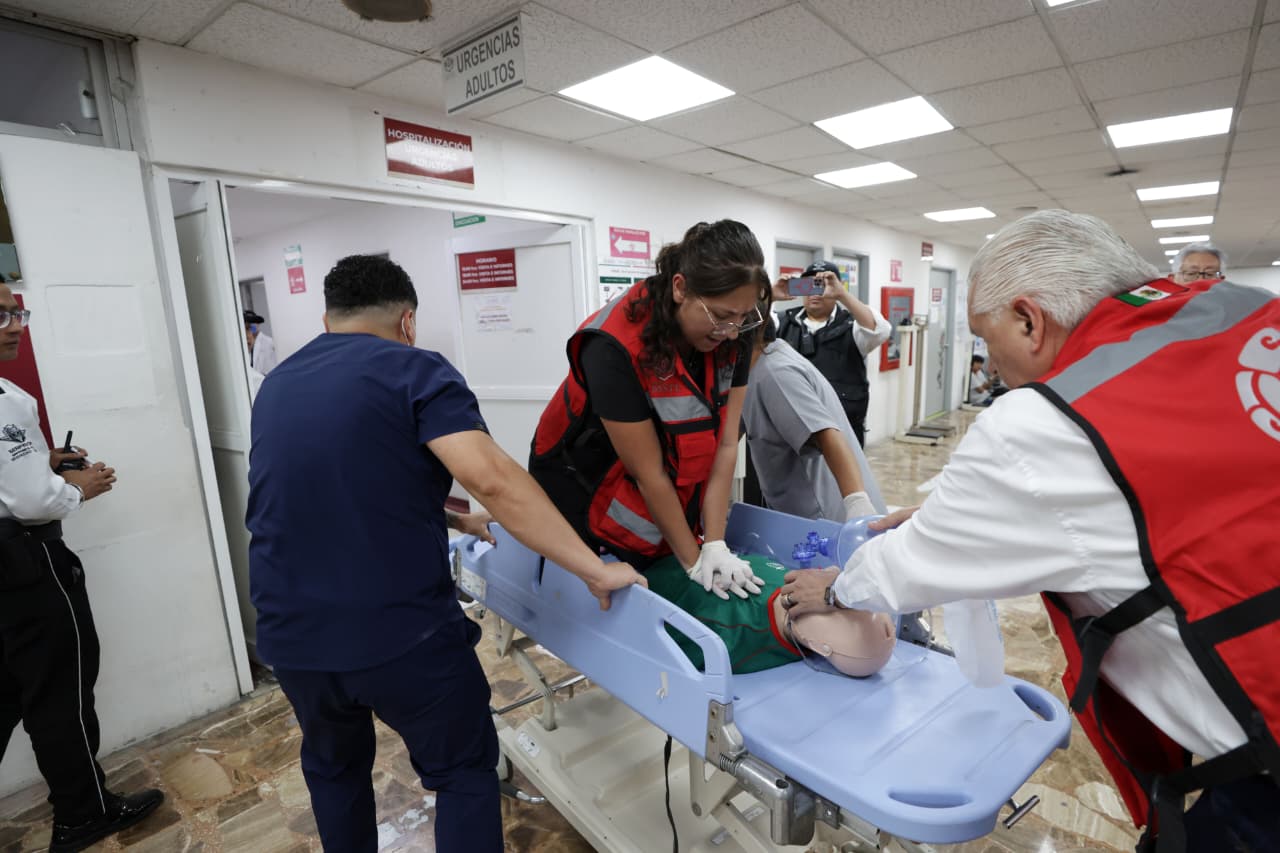 realizan-primer-simulacro-de-arribo-masivo-de-pacientes.jpg