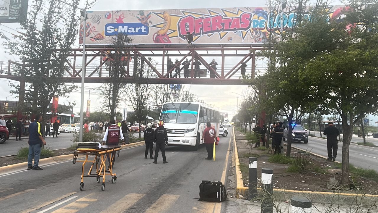 rescatan-hombre-puente-garcia.jpg