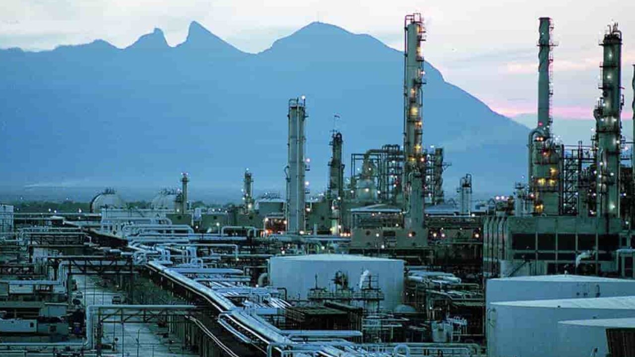 reubicar-refineria-cadereyta.jpg