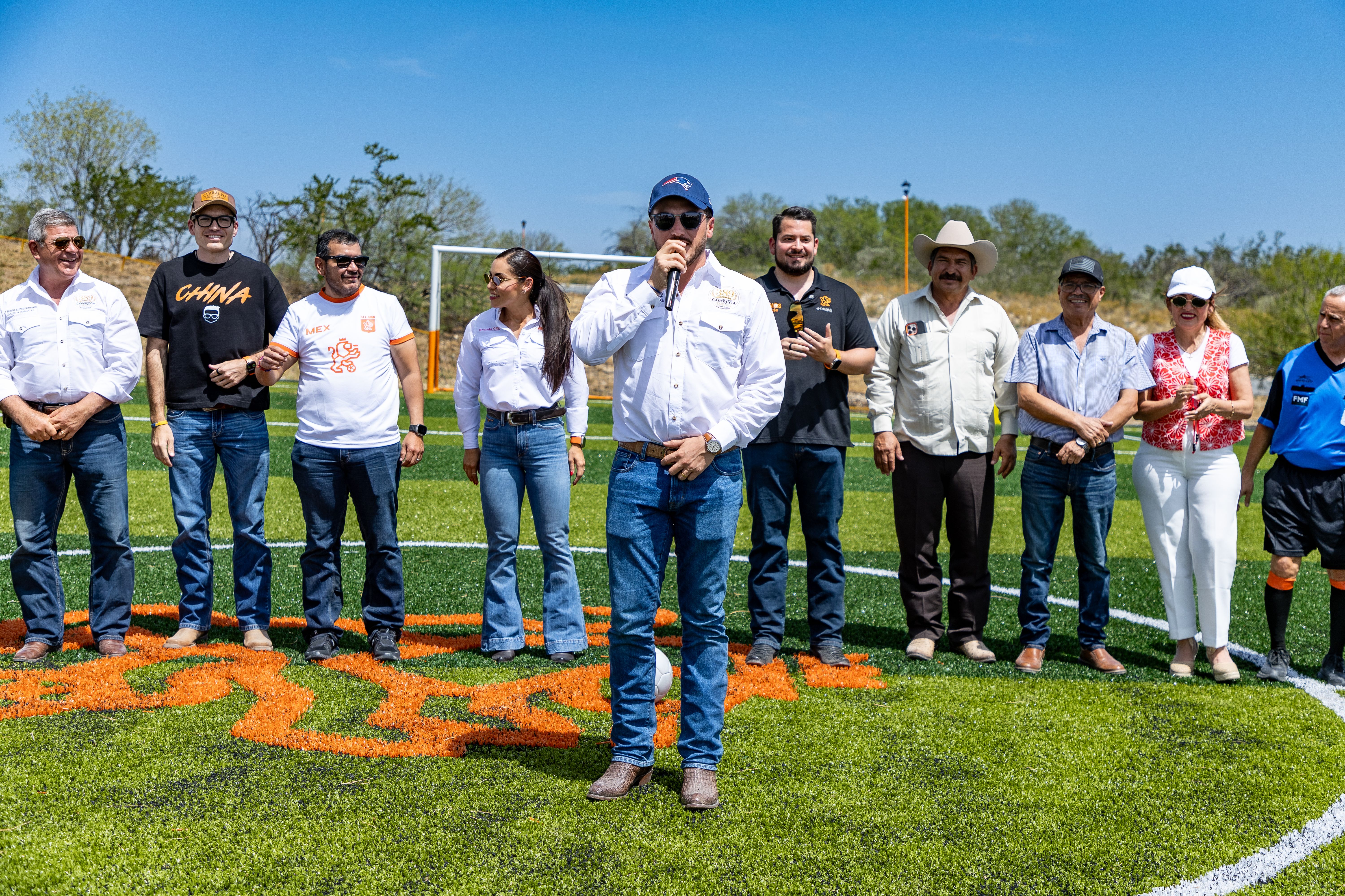 samuel-garcia-inaugura-cancha-605.jpg