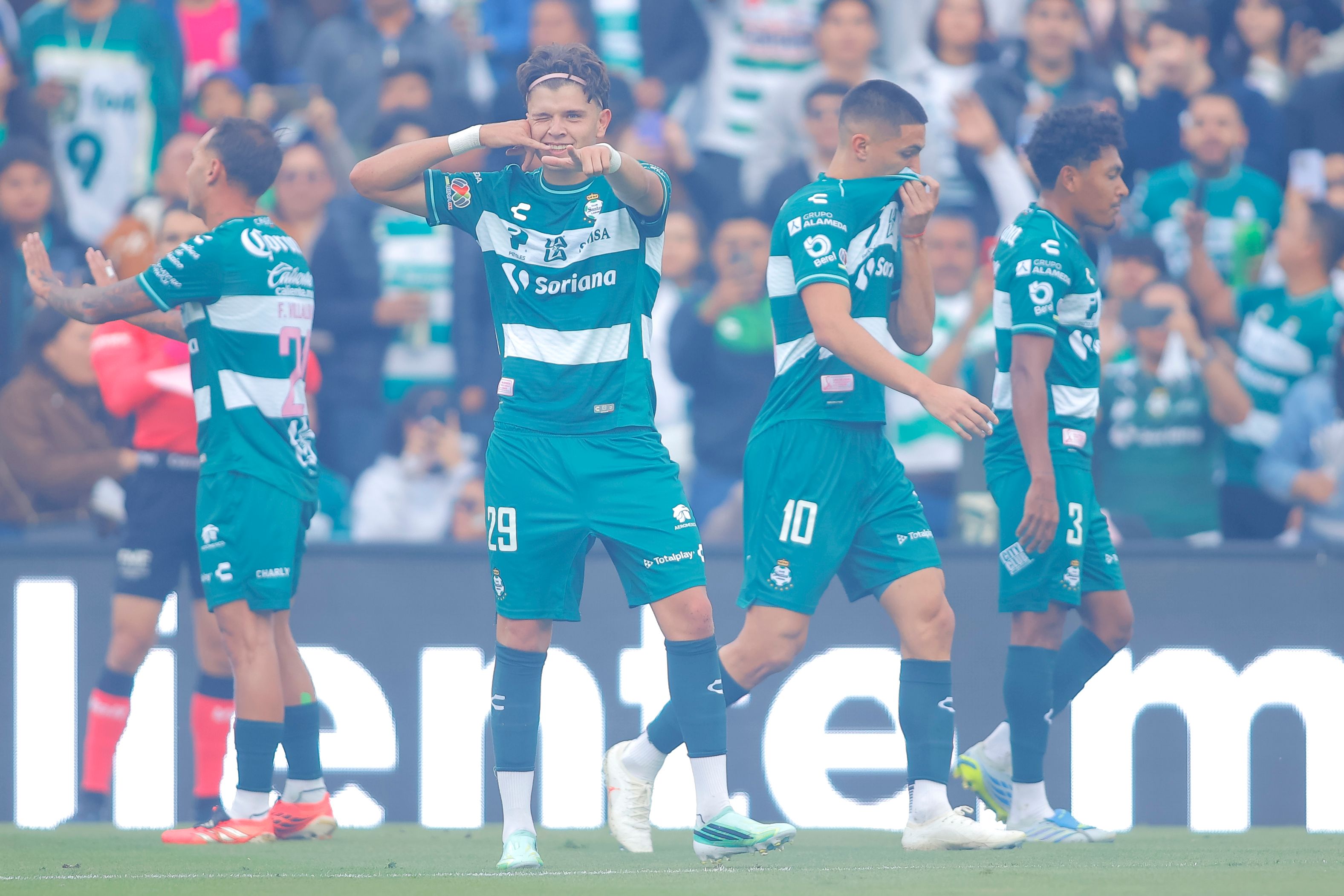 santos.jpg