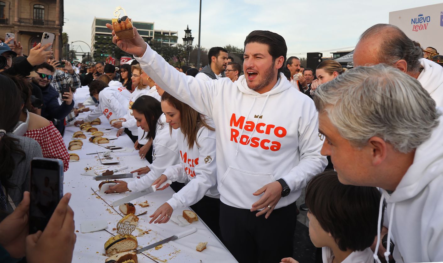 se-lleva-a-cabo-la-tradicional-particion-de-rosca-de-reyes-en-nuevo-leon-3.jpg