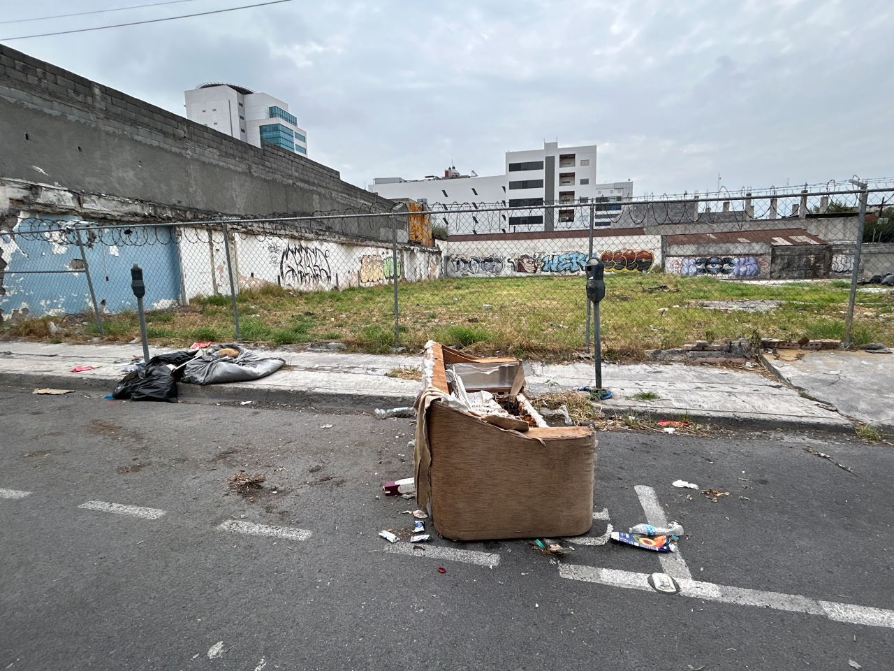 sillon-abandonado-estacionamiento1.jpg