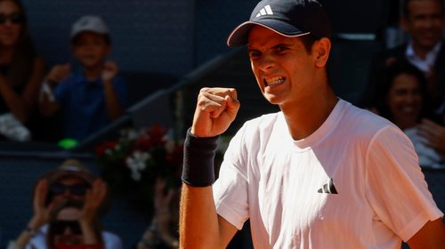 Jódar hace historia en Madrid y reta a Sinner en cuartos de final