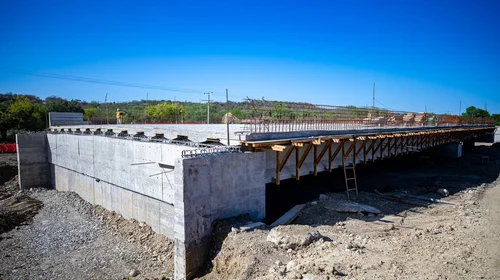 Avanzan obras de carretera interserrana en Nuevo León